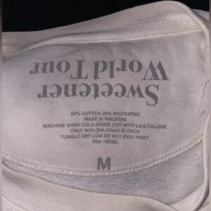 Stay comfortable and stylish with this sweatshirt for women